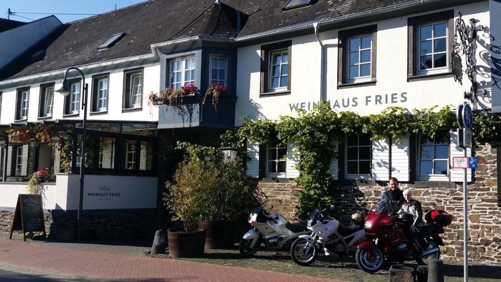 Weinhaus Fries Hotel Kattenes Exterior photo